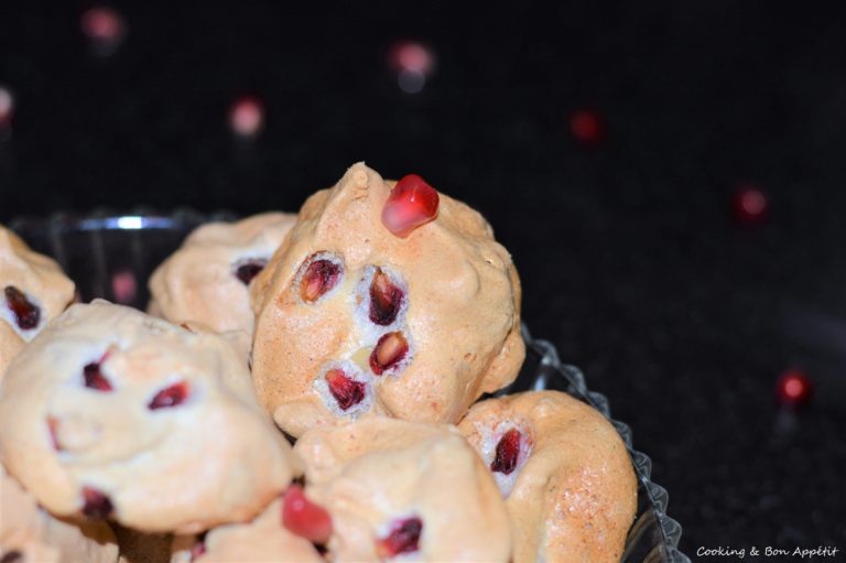 Biscuits meringués amandes, noisettes et grenade • Cooking & Bon appétit