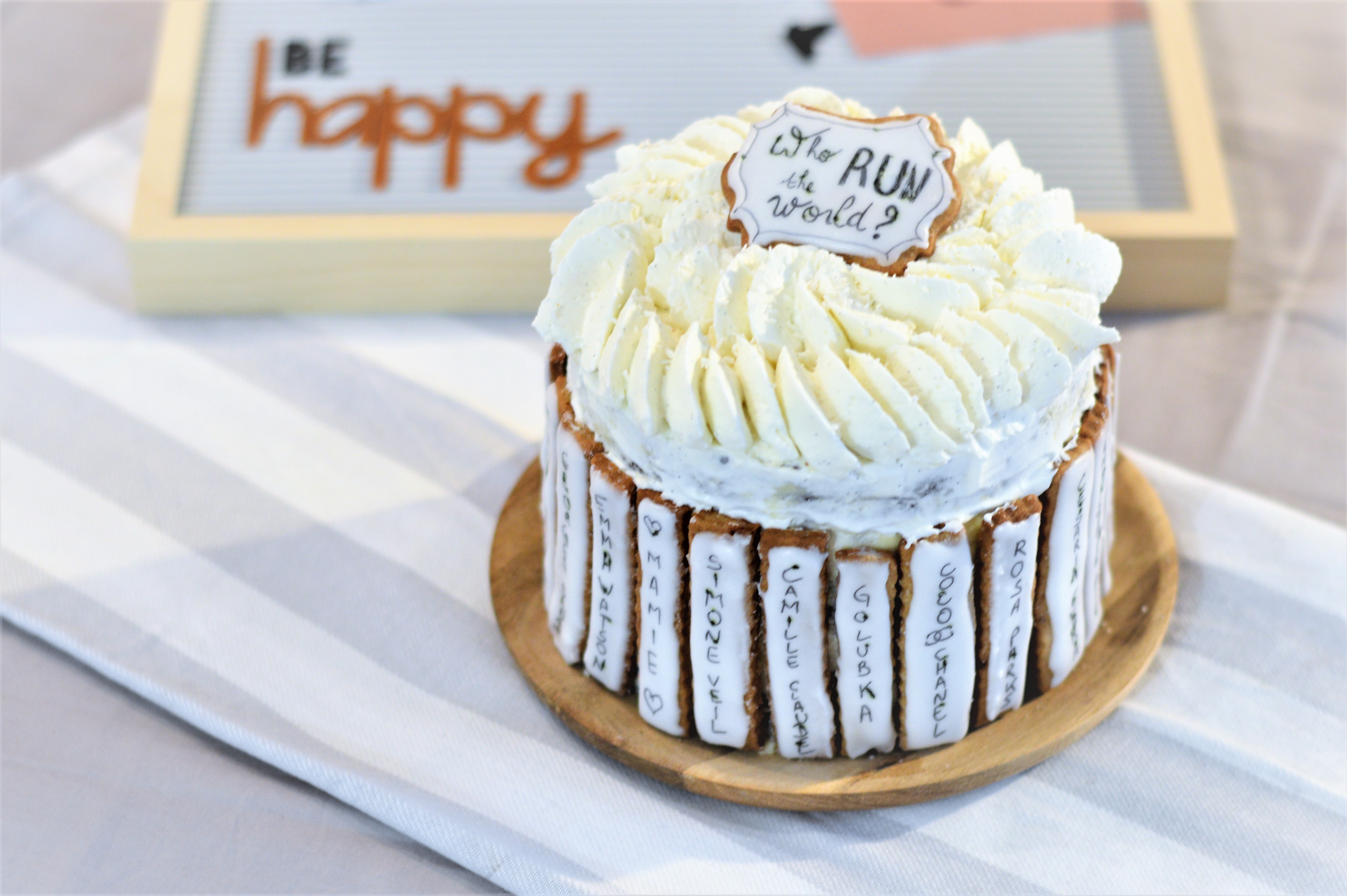 Girl Power Layer Cake De Folie Au Chocolat Et A La Noix De Coco Girl Power Layer Cake De Folie Au Chocolat Et A La Noix De Coco